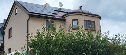 Reference Solární elektrárna s bateriovým úložištěm a GreenBoxem - Trutnov